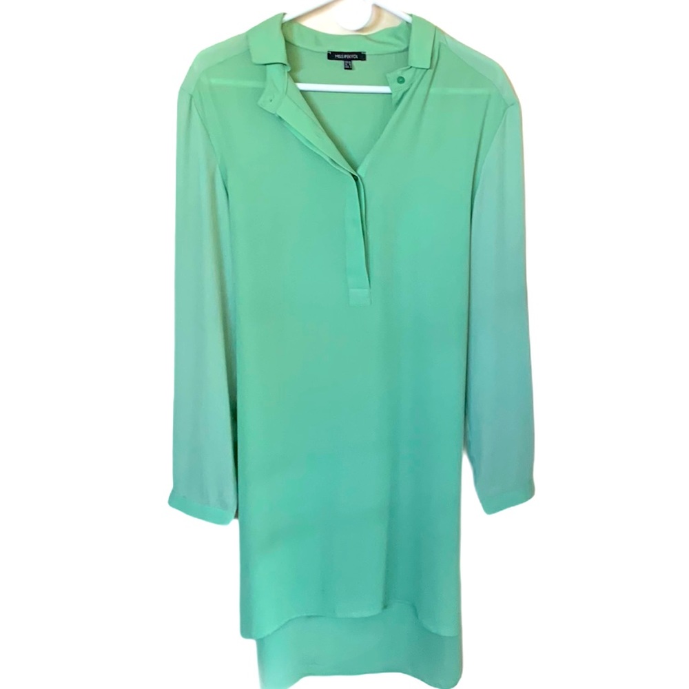 Mini dress. Silky fabric. Like new.